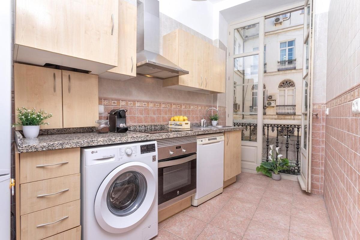 -Malagasunapts- Historic Heart Of Malaga Aa Wifi מראה חיצוני תמונה